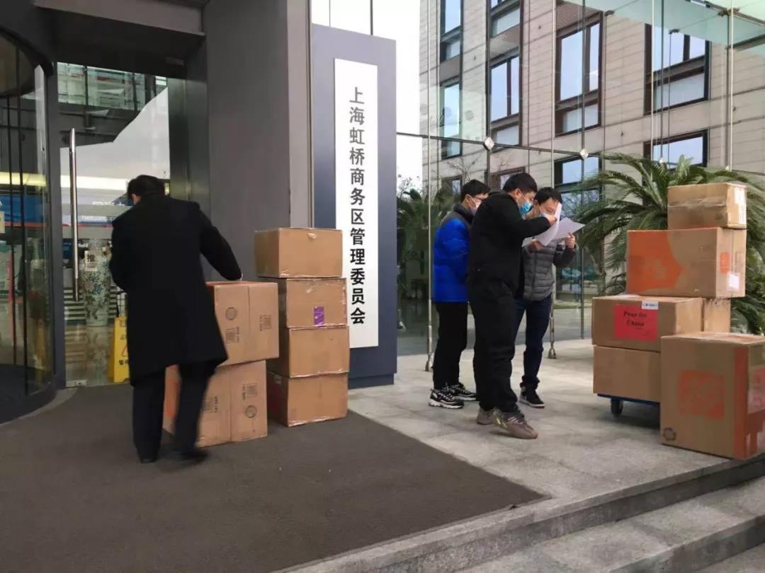 欣海报关助力防护物资清关送达上海虹桥高铁站一线工作人员的手中